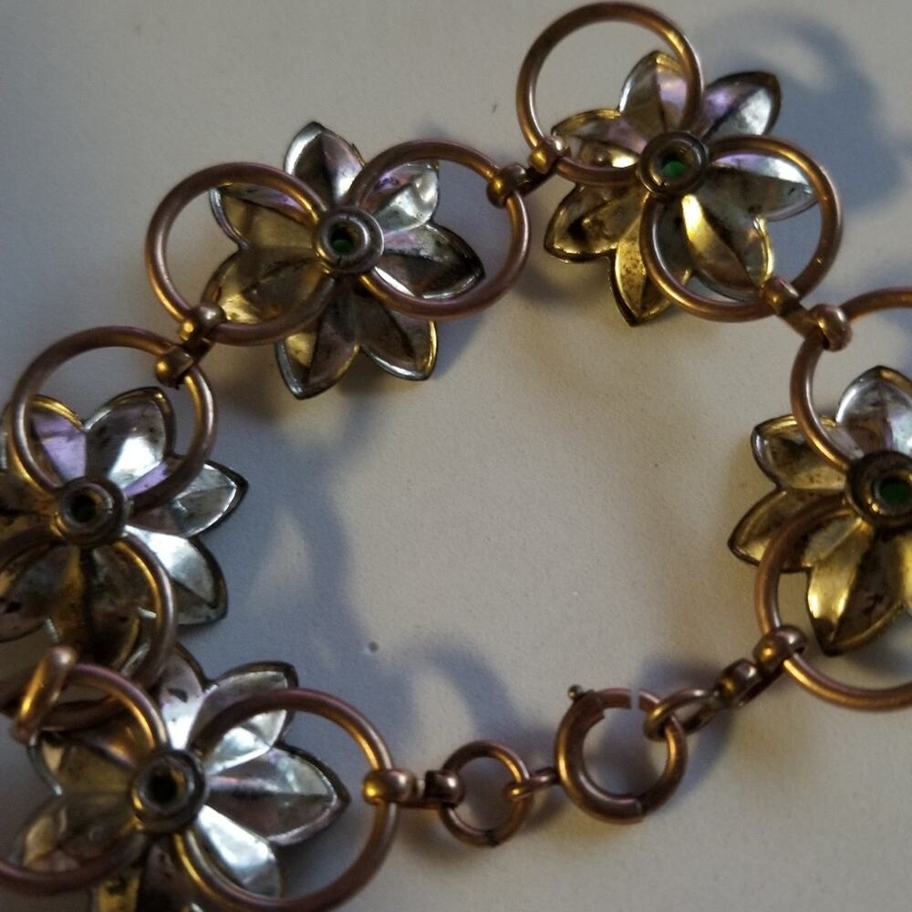 Gold and Green Retro Vintage Flower Gem Bracelet - Picture 3 of 3